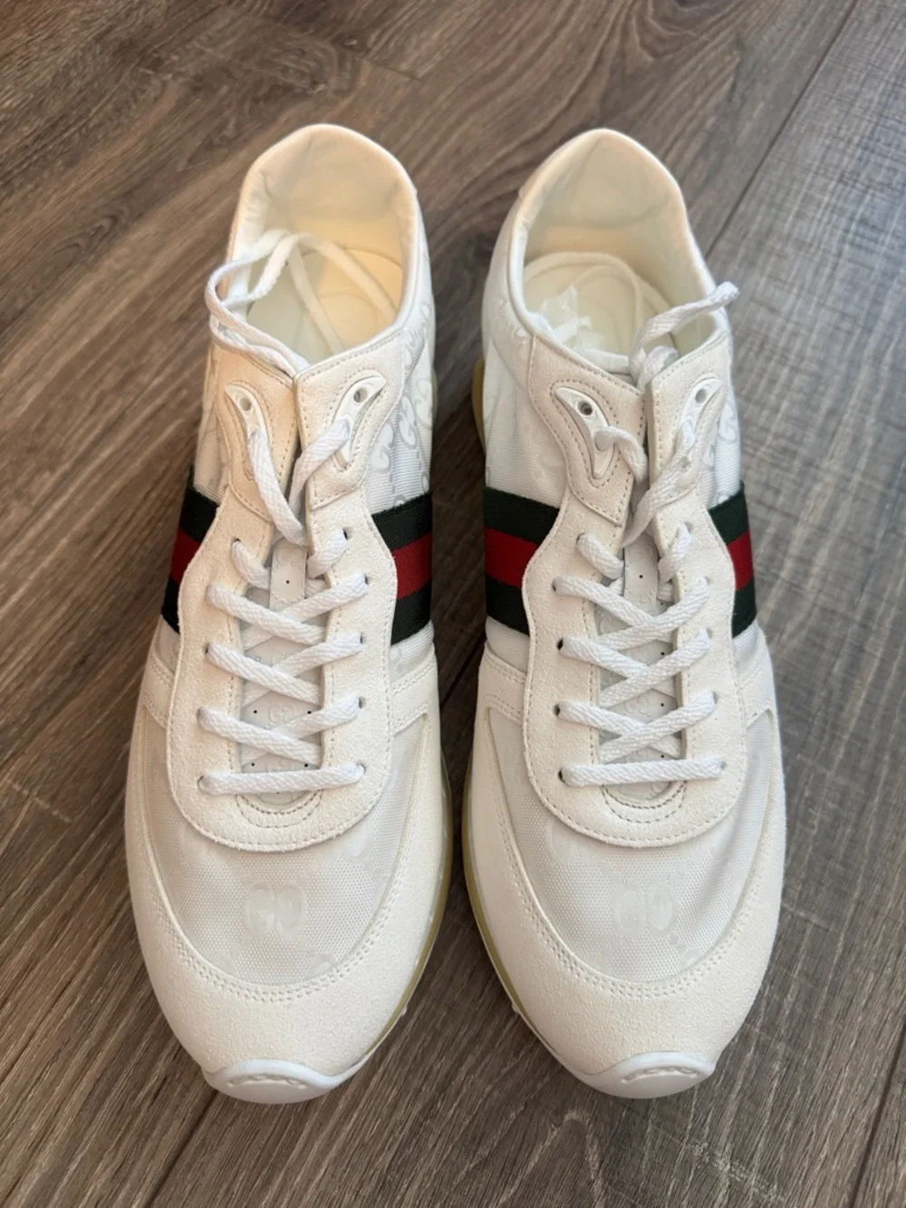 Gucci White Leather Sneakers with Red & Green Stripe - Picture 2 of 11